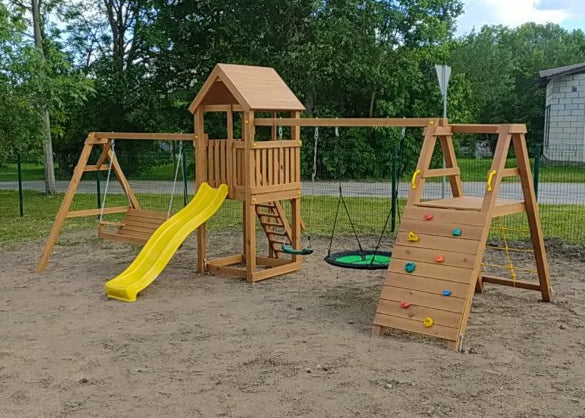 bērnu spēļu laukums