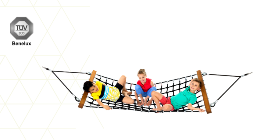 Hammock in armed rope